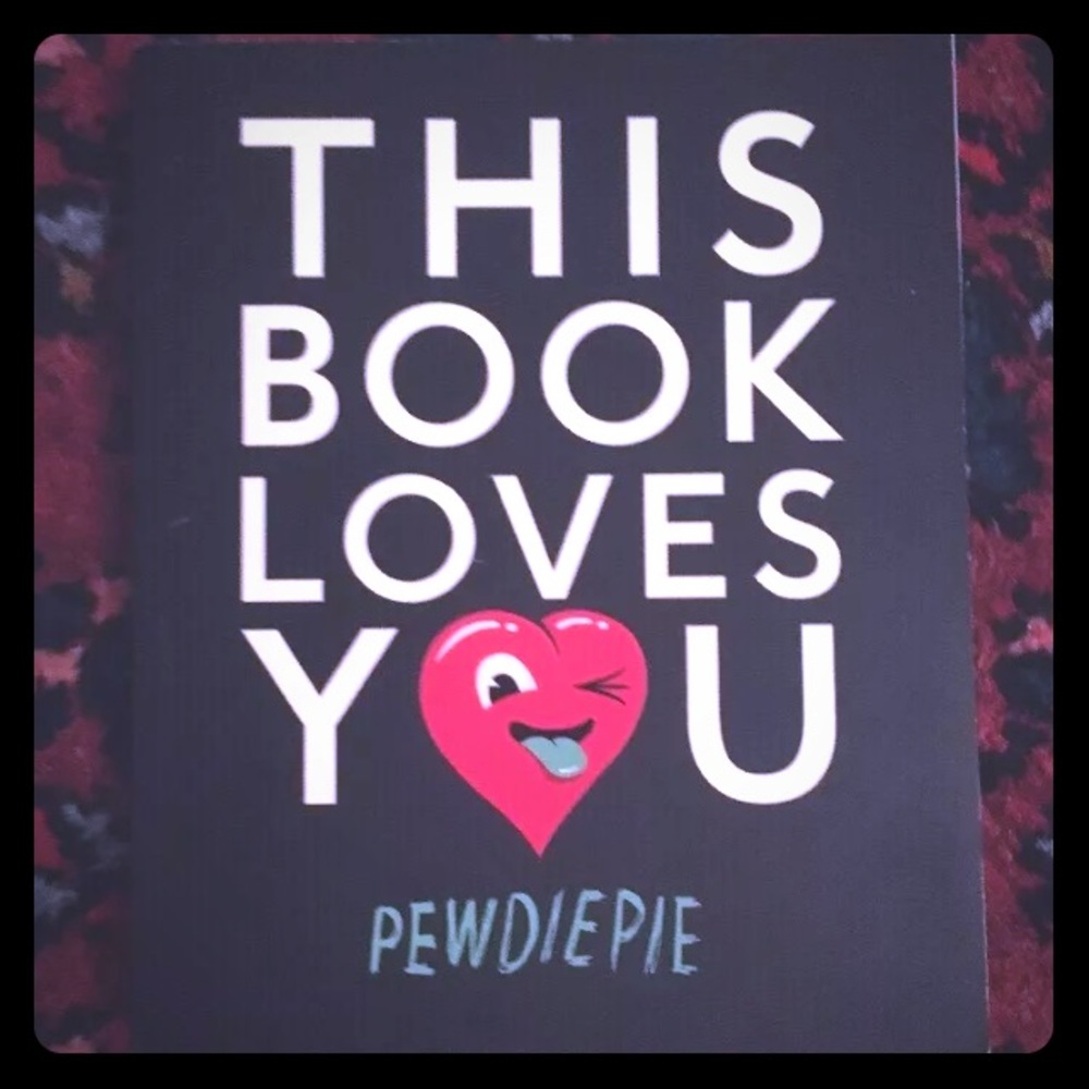 ⭐️ by PEWDIEPIE - This Book Loves You- Like new Youtuber Books Limited Edition⭐️